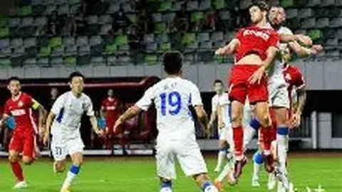 刘昊然如愿考入，成为煤矿文工团话剧新秀