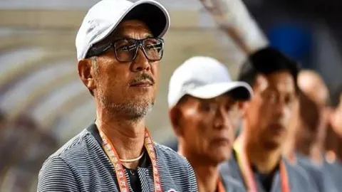 《独家揭秘！维多利亚目睹长子绝情声明，悲痛欲绝当场晕厥》