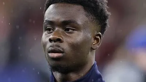 科尔未暂停策略：波杰掩护库里，却原地观望